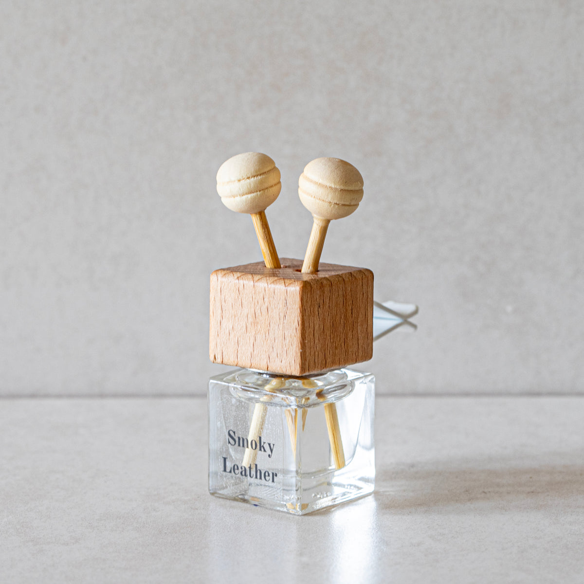 Smoky Leather Car Reed Diffuser With Refill